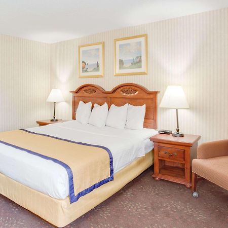 Baymont By Wyndham Kalamazoo West Εξωτερικό φωτογραφία