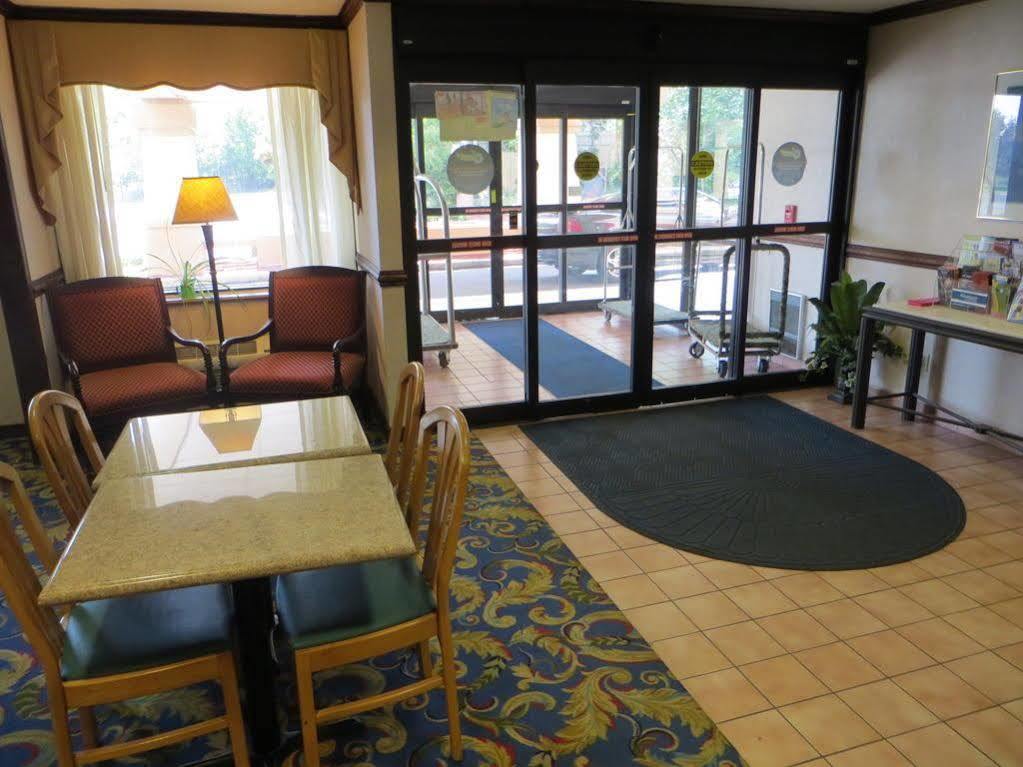 Baymont By Wyndham Kalamazoo West Εξωτερικό φωτογραφία